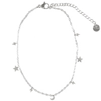 Bracelet chaîne de cheville composé d'une chaîne avec pampilles en forme d'étoile, éclair et croissant de lune en acier argenté. Fermoir mousqueton avec 5 cm de rallonge.