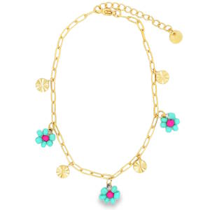Cette chaîne de cheville en acier inoxydable doré associe la finesse d’une maille moderne à la fraîcheur de détails colorés et estivaux. Inspirée de l'esprit bohème et des tendances beaded jewelry, elle habillera délicatement votre cheville avec une touche de pep's. La cheville est rythmée par trois petites fleurs suspendues. Elles se composent de pétales en perles de rocaille de couleur bleu turquoise éclatant, contrastées par un cœur de perle rose fuchsia vif. Intercalés entre les fleurs, quatre petits disques dorés à la finition striée/soleil captent la lumière à chaque mouvement. Dotée d'un fermoir mousqueton sécurisé et d'une chaînette d'extension, elle s'adapte idéalement à toutes les morphologies de chevilles.