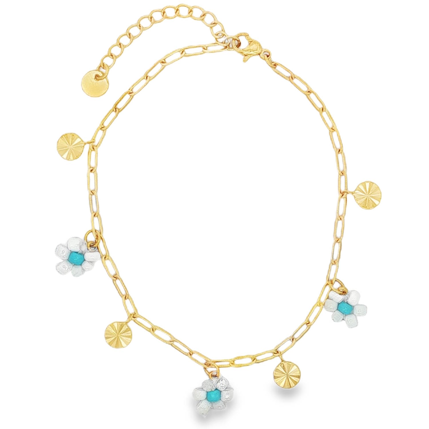 Cette chaîne de cheville en acier inoxydable doré associe la finesse d’une maille moderne à la fraîcheur de détails colorés et estivaux. Inspirée de l'esprit bohème et des tendances beaded jewelry, elle habillera délicatement votre cheville avec une touche de pep's.<br/>Elle est ornée de trois petites fleurs style marguerite aux pétales blancs texturés et au cœur perlé bleu turquoise, ainsi que de quatre pampilles rondes et striées qui captent subtilement la lumière à chacun de vos pas.<br/>Dotée d'un fermoir mousqueton sécurisé et d'une chaînette d'extension, elle s'adapte idéalement à toutes les morphologies de chevilles. Cheville Perle Rond Adolescent Adulte Eté Femme Fille Fleurs Indémodable Nature Printemps Cette chaîne de cheville en acier inoxydable doré associe la finesse d’une maille moderne à la fraîcheur de détails colorés et estivaux. Inspirée de l'esprit bohème et des tendances beaded jewelry, elle habillera délicatement votre cheville avec une touche de pep's.<br/>Elle est ornée de trois petites fleurs style marguerite aux pétales blancs texturés et au cœur perlé bleu turquoise, ainsi que de quatre pampilles rondes et striées qui captent subtilement la lumière à chacun de vos pas.<br/>Dotée d'un fermoir mousqueton sécurisé et d'une chaînette d'extension, elle s'adapte idéalement à toutes les morphologies de chevilles. Cheville Perle Rond Adolescent Adulte Eté Femme Fille Fleurs Indémodable Nature Printemps