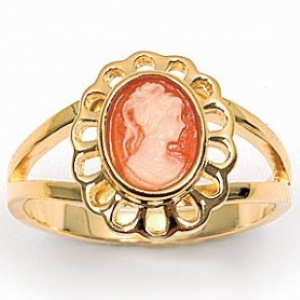 Bague en plaqué or jaune 18 carats surmontée d'une camée ovale cornaline.