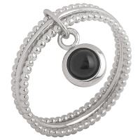 Bague composée de trois anneaux en argent 925/000 rhodié et d'un pendant en véritable pierre de couleur noire sertie clos.