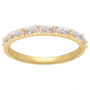 Bague en plaqué or jaune 18 carats sertie d'oxydes de zirconium blancs de forme rectangulaire.