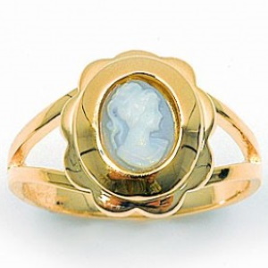Bague en plaqué or jaune 18 carats surmontée d'une camée de couleur bleue.