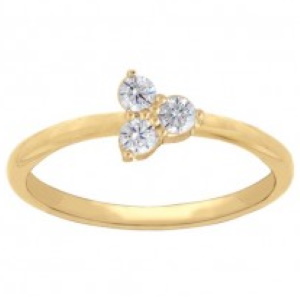 Bague en plaqué or jaune 18 carats sertie de 3 oxydes de zirconium blancs.