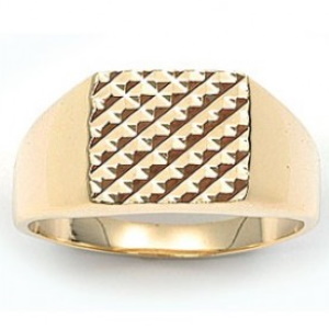 Bague chevalière en plaqué or jaune 18 carats.