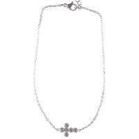 Bracelet chaîne de cheville composé d'une chaîne en acier argenté et d'une croix sertie d'oxydes de zirconium blancs. Fermoir mousqueton avec 3 cm de rallonge.