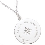 Pendentif avec le message meilleure maman du monde entier en argent 925/000 rhodié et oxyde de zirconium.