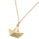 Pendentif Bateau forme pliage en plaqué or.