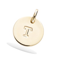 Pendentif médaille ronde avec la lettre gravée T en plaqué or jaune 18 carats. Vendu seul sans chaîne.