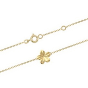 Bracelet composé d'une chaîne et d'une fleur madinina en plaqué or jaune 18 carats. Fermoir anneau ressort avec 3 cm de rallonge.