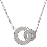 Collier avec pendentif cercles entrelacés en argent 925/000 rhodié. Fermoir mousqueton avec anneaux de rappel à 40, 42 et 45 cm.