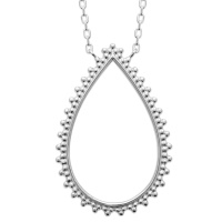 Collier composé d'une chaîne et d'un pendentif en forme de goutte au contour boules en argent 925/000 rhodié. Fermoir mousqueton avec anneaux de rappel à 40, 42 et 45 cm.