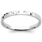 Bague alliance motif géométique en argent 925/000 rhodié.