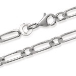 Bracelet en argent 925/000 rhodié. Maille Figaro 1-1 diamantée.