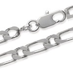 Bracelet en argent 925/000 rhodié. Maille Figaro 1-1 diamantée.