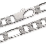 Bracelet en argent 925/000 rhodié. Maille figaro 1-3 diamantée.