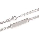 Bracelet gourmette en argent 925/000 rhodié. Souvenir impérissable, cette gourmette personnalisable est le cadeau idéal pour familiariser bébé à son prénom. Elle ravira toute petite fille, comme tout petit garçon !