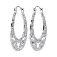 Boucles d'oreilles créoles aux motifs filigranes en argent 925/000 rhodié.