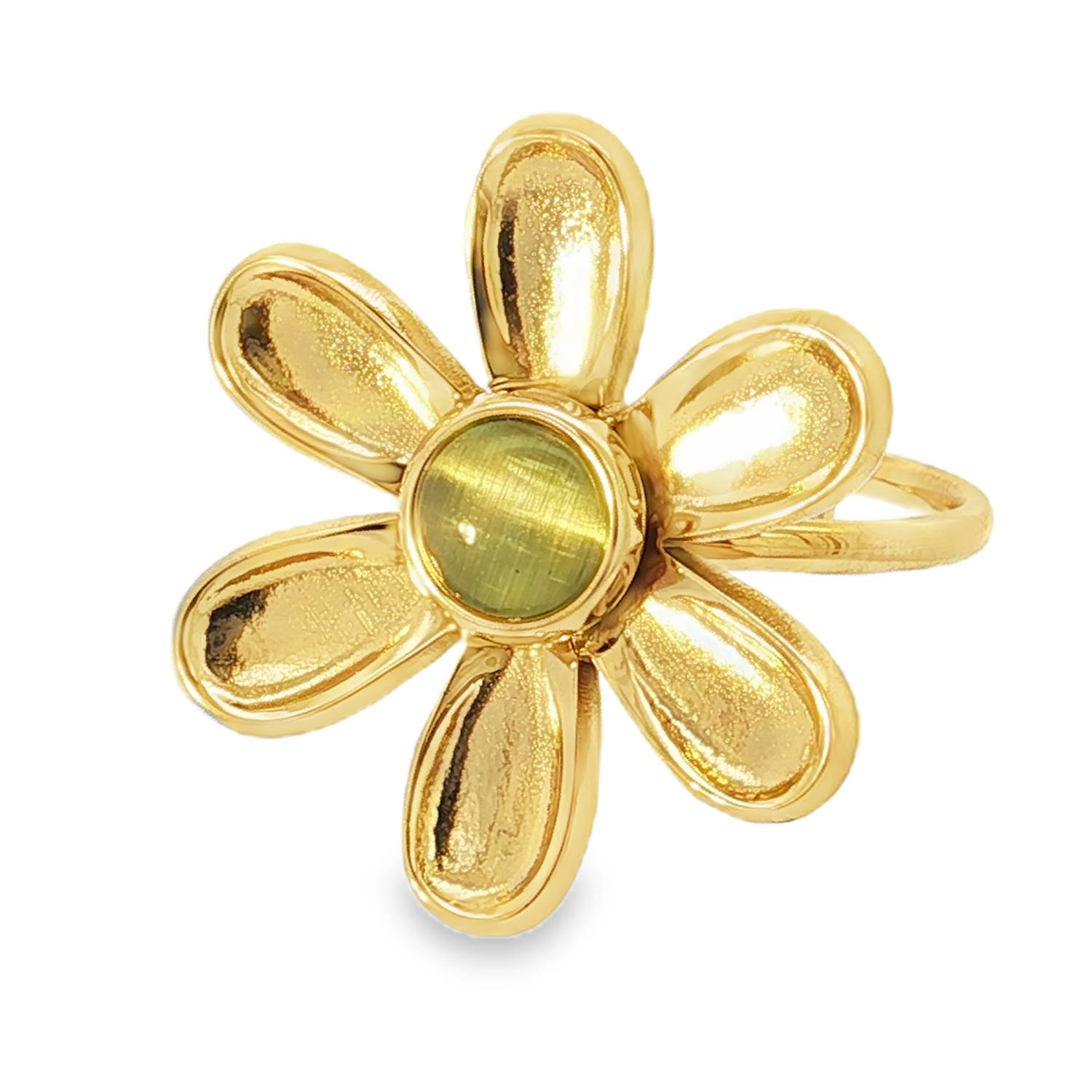 Cette bague cocktail en acier doré incarne l'élégance avec une touche florale.<br/>Son design unique met en valeur une pierre ronde, taillé en cabochon, d'un jaune verdâtre subtil.<br/>La clarté SI et la transparence translucide de la gemme ajoutent un charme mystérieux à ce bijou raffiné, dont le poli, la coupe et la symétrie soignés témoignent d'un savoir-faire exceptionnel.<br/>Taille ajustable. Rond Adolescent Adulte Femme Fille Fleurs Indémodable Nature Cette bague cocktail en acier doré incarne l'élégance avec une touche florale.<br/>Son design unique met en valeur une pierre ronde, taillé en cabochon, d'un jaune verdâtre subtil.<br/>La clarté SI et la transparence translucide de la gemme ajoutent un charme mystérieux à ce bijou raffiné, dont le poli, la coupe et la symétrie soignés témoignent d'un savoir-faire exceptionnel.<br/>Taille ajustable. Rond Adolescent Adulte Femme Fille Fleurs Indémodable Nature