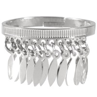 Bague anneau avec pendants en acier 316L argenté brillant. Taille ajustable.