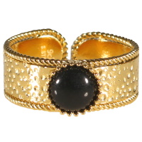 Bague martelée en acier 316L doré surmontée d'une pierre de couleur noire sertie clos de forme ronde. Taille ajustable.