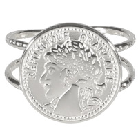 Bague composée d'une pastille au motif de pièce de monnaie avec le visage d'une imitation de Marianne et l'inscription République française en acier 316L argenté. Taille ajustable.