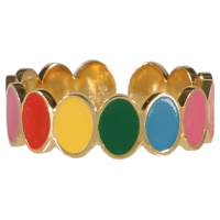 Bague composée de pastilles ovales en acier doré pavées d'émail multicolore. Taille ajustable.