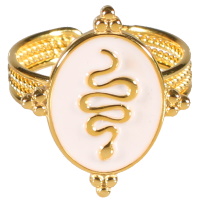 Bague de forme ovale en acier doré pavée d'émail de couleur blanche avec un serpent en acier doré. Taille ajustable.