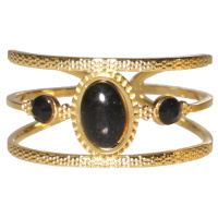 Bague triple rangs en acier doré surmontée de deux cristaux de couleur noir et d'un cabochon ovale de couleur noir. Taille ajustable.