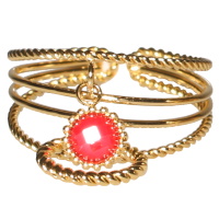Bague multi rangs en acier doré avec pendants cercle et un cristal de couleur rouge. Taille ajustable.