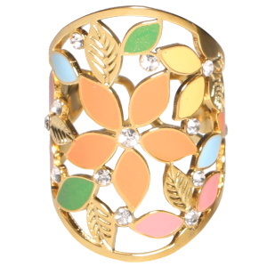 Bague en forme de fleurs avec feuilles en acier doré, pavée d'émail multicolore et de strass. Taille ajustable.