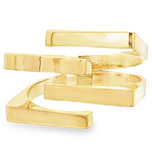 Arborez une allure audacieuse avec cette bague de type bandeau en acier doré. Sa conception contemporaine en spirale apporte une touche d'originalité à votre style, parfaite pour rehausser une tenue de jour comme de soirée avec une élégance moderne et sophistiquée. Taille ajustable.