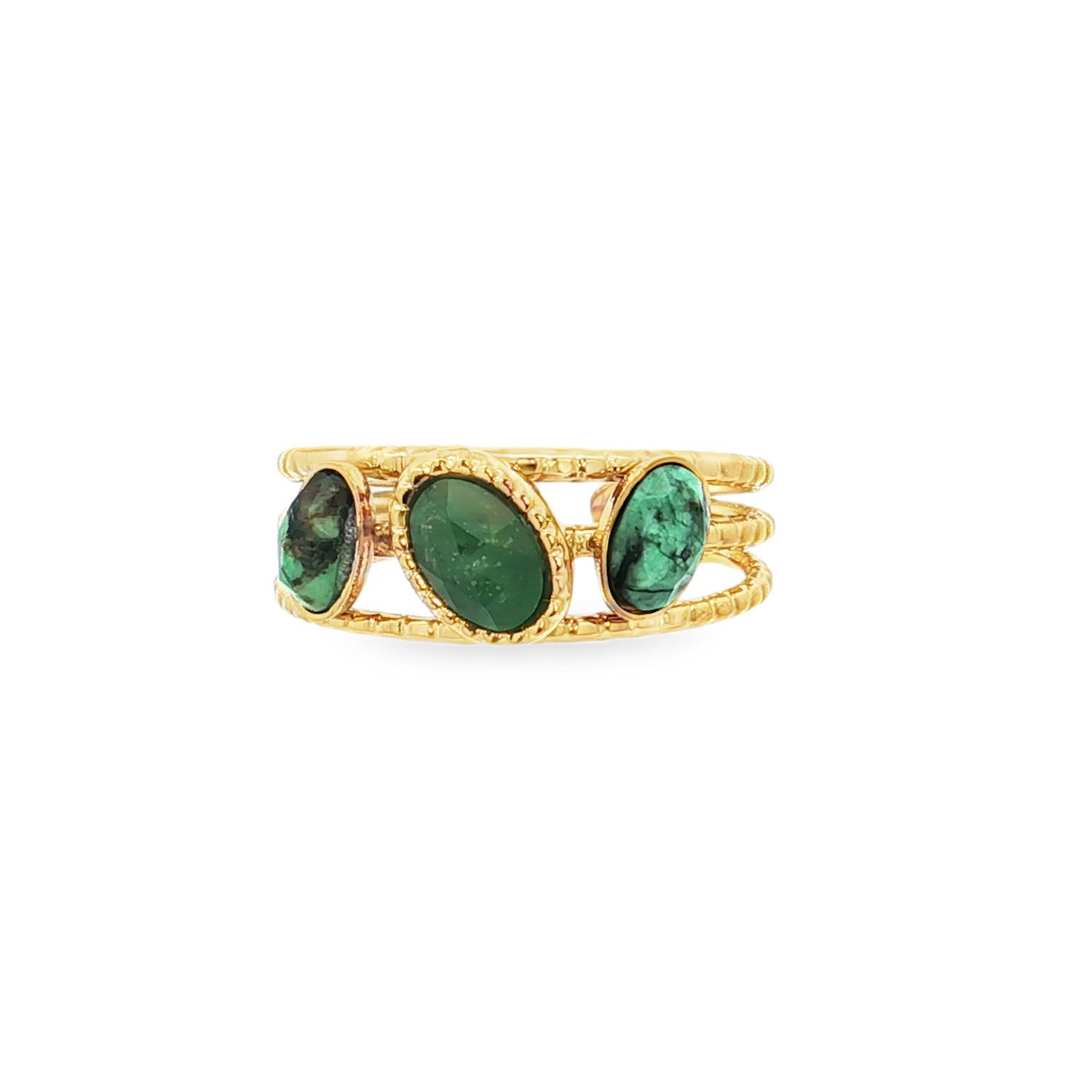 Cette bague multis pierres en acier doré est ornée de pierres vertes taillées en cabochon ovale.<br/>Le design unique de la bague met en valeur l'éclat chaleureux du doré et la profondeur du vert.<br/>Un bijou sophistiqué qui ajoutera une touche d'élégance à votre collection.<br/>Taille ajustable. Multirangs Ovale Adolescent Adulte Femme Fille Indémodable Cette bague multis pierres en acier doré est ornée de pierres vertes taillées en cabochon ovale.<br/>Le design unique de la bague met en valeur l'éclat chaleureux du doré et la profondeur du vert.<br/>Un bijou sophistiqué qui ajoutera une touche d'élégance à votre collection.<br/>Taille ajustable. Multirangs Ovale Adolescent Adulte Femme Fille Indémodable