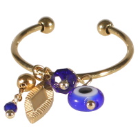 Bague en acier doré avec breloques pendants en acier doré, perles de couleur bleue et un œil de Turquie de couleur bleu. Taille ajustable.