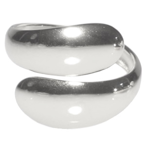 Bague arrondie en acier argenté. Taille ajustable.