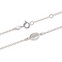 Bracelet composé d'une chaîne et d'un médaillon Miraculeuse Regina Sine Labe Originali Concepta en argent 925/000 rhodié. Fermoir anneau ressort avec anneaux de rappel à 15 et 18 cm.