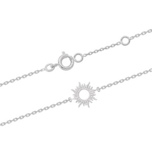 Bracelet composé d'une chaîne et d'un soleil en argent 925 rhodié. Fermoir anneau ressort avec anneaux de rappel à 15 et 17 cm.