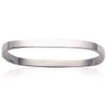 Bracelet jonc rigide rectangulaire en argent 925/000. Ouverture articulée (tige crantée qui vient se clipper).