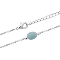 Bracelet composé d'une chaîne en argent 925/000 rhodié et d'une véritable pierre d'amazonite de forme ovale. Fermoir mousqueton avec anneaux de rappel à 16 et 18 cm.