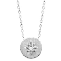 Collier composé d'une chaîne en argent 925/000 rhodié et d'un pendentif pastille ronde en argent 925/000 rhodié au motif d'étoile surmontée d'un plaquage d'oxydes de zirconium blancs. Fermoir mousqueton avec anneaux de rappel à 40, 42 et 45 cm.