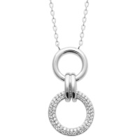 Collier composé d'une chaîne et d'un pendentif de deux cercles en argent 925/000 rhodié dont un cercle pavé d'oxydes de zirconium blancs. Fermoir mousqueton avec anneaux de rappel à 40, 42 et 45 cm.