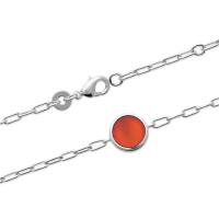 Bracelet composé d'une chaîne en 925/000 rhodié et d'une véritable pierre d'agate rouge sertie clos. Fermoir mousqueton avec anneaux de rappel à 16 et 18 cm.