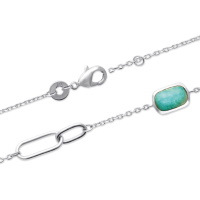 Bracelet composé d'une chaîne en argent 925/000 rhodié et d'une véritable pierre d'amazonite sertie clos. Fermoir mousqueton avec anneaux de rappel à 16 et 18 cm.