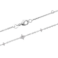 Bracelet en argent 925/000 rhodié avec étoiles pavées d'oxydes de zirconium blancs. Fermoir mousqueton avec anneaux de rappel à 16 et 18 cm.