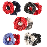 Lot de 2 chouchous élastiques style bandana en textile de couleur. 5 coloris différents. Vendu par lot de deux.