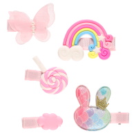 Lot de 5 pinces pour enfant en textile et caoutchouc de couleur représentant un nuage, un arc en ciel, un papillon, une sucette et une tête de lapin. Les couleurs peuvent changer selon l'arrivage. Vendu par lot.