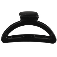 Pince crabe pour cheveux en plastique de couleur noir.