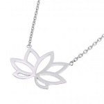 Collier avec pendentif fleur de lotus en argent 925/000 rhodié.