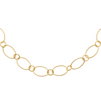Collier composé d'une chaîne et de maillons de forme ovale en plaqué or jaune 18 carats. Fermoir mousqueton avec 5 cm de rallonge.