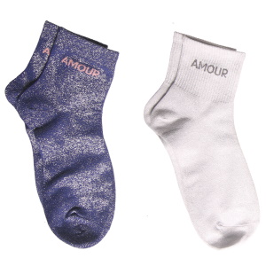 Paire de chaussettes en textile à paillettes avec le message Amour. 2 coloris différents. Vendu par paire. Votre préférence en commentaire.